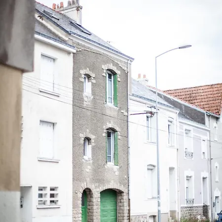 Daire Newly Renovated Close To Shops *